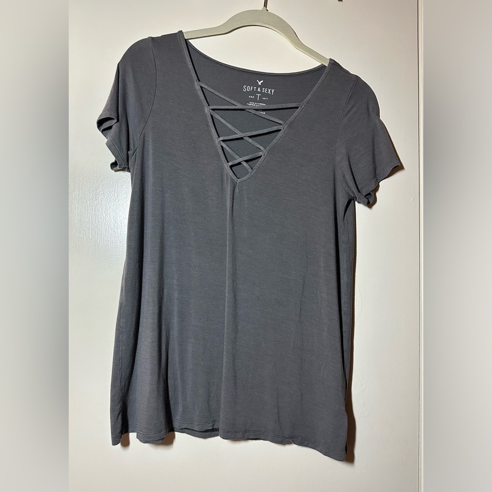 American Eagle Outfitters Soft & Sexy gray t-shirt in size small